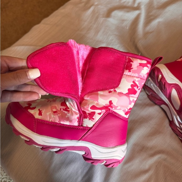 Pink Camouflage Winter Boots - Picture 3 of 7